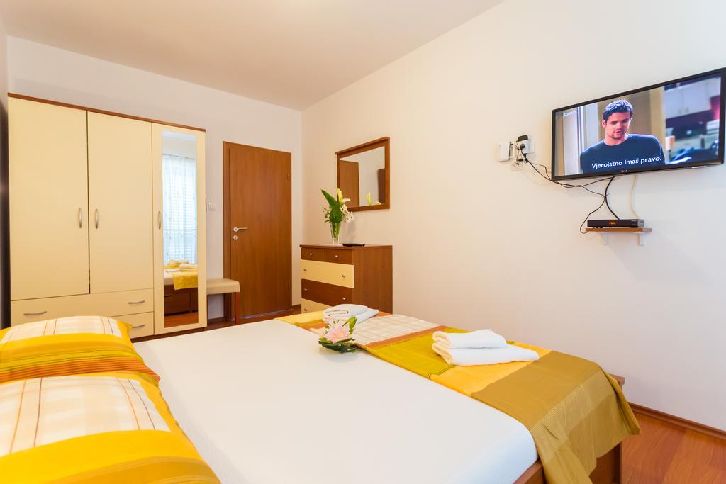 Apartments Slavica ポメナ 部屋 写真